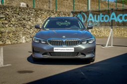 
										BMW 330e Touring full									