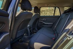 
										BMW 330e Touring full									