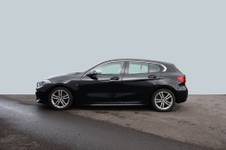 
										BMW 116d Pack M full									