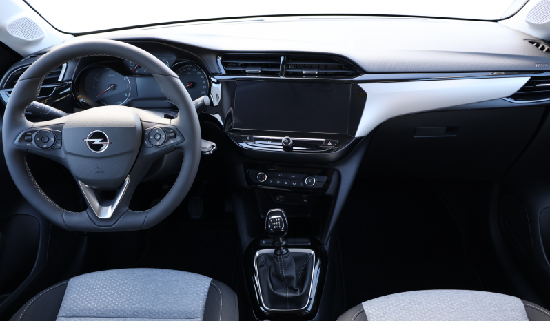 
								Opel Corsa 1.2T full									