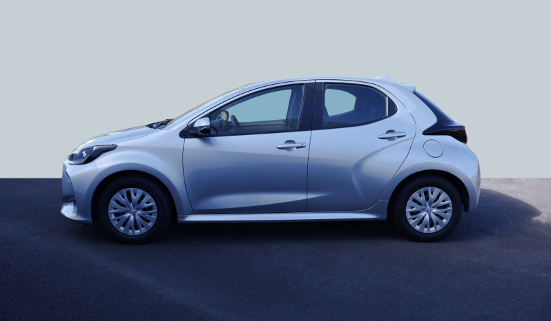 
								Toyota Yaris 1.0 full									