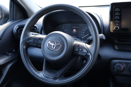 
										Toyota Yaris 1.0 full									