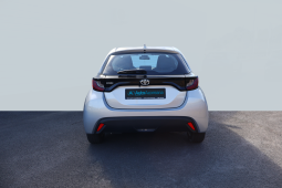 
										Toyota Yaris 1.0 full									