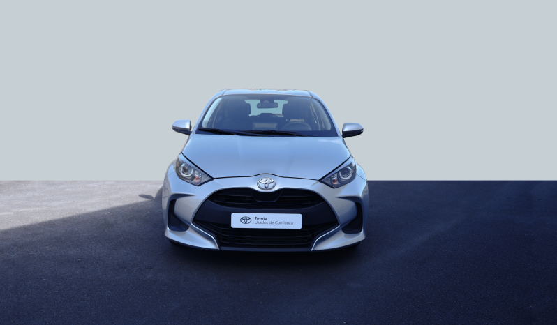 
								Toyota Yaris 1.0 full									