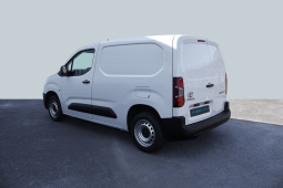 
										Toyota Proace City full									