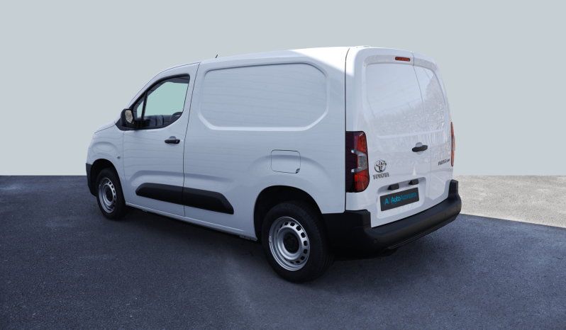 
								Toyota Proace City full									