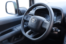 
										Toyota Proace City full									